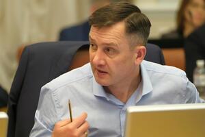 Уманський: Я не розумію, чому має працювати супермаркет, де продають переважно імпортні продукти, овочі, фрукти та інше, і чому закривають ринки