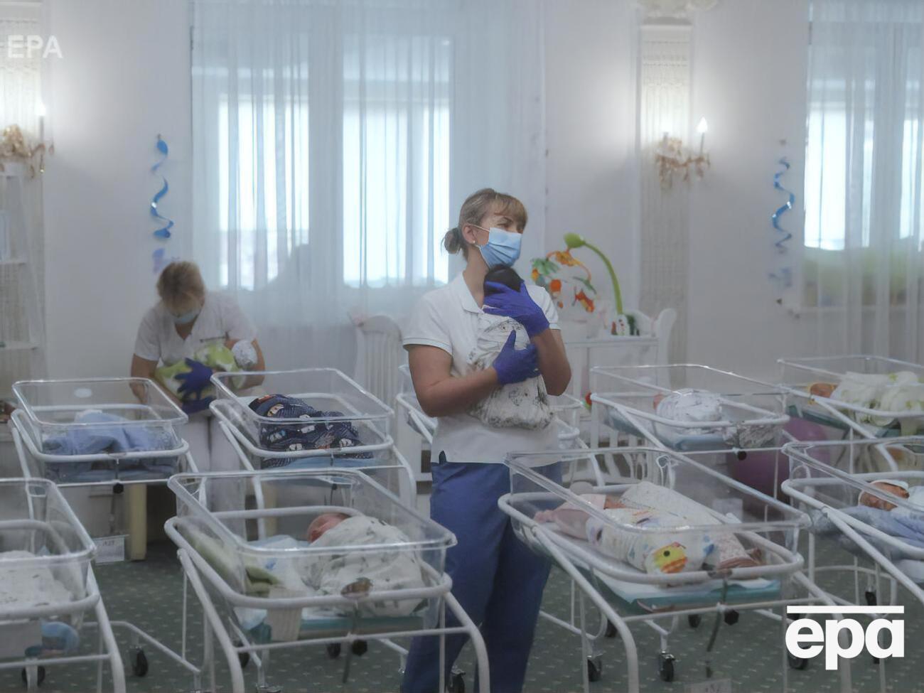 Детей из Украины не могут вернуть генетическим родителям из-за закрытых границ