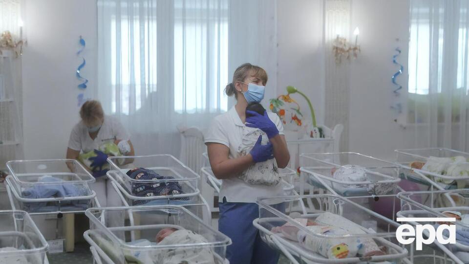 Детей из Украины не могут вернуть генетическим родителям из-за закрытых границ