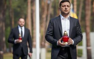 Зеленский: Тоталитарная машина без колебаний уничтожала на своем пути человеческие жизни и судьбы