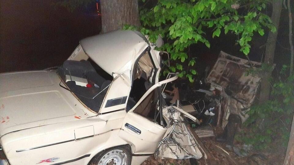 В автомобиле находились пять человек, трое из них погибли
