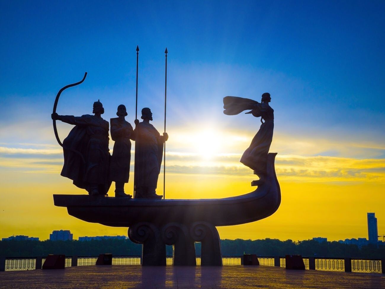 Синоптики попередили про сильний вітер у Києві