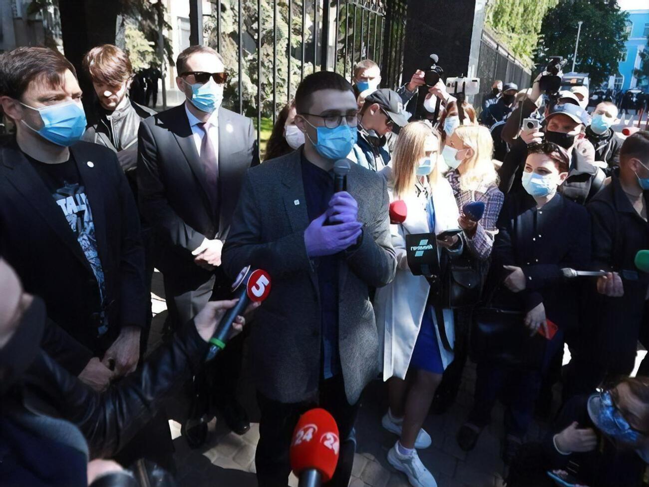 Сегодня под СБУ собрались активисты