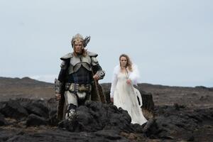 Феррелл и Макадамс исполнили роли участников музыкального дуэта