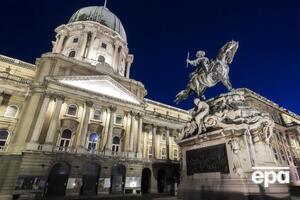 У посольстві України в Угорщині необхідно перебувати в масці