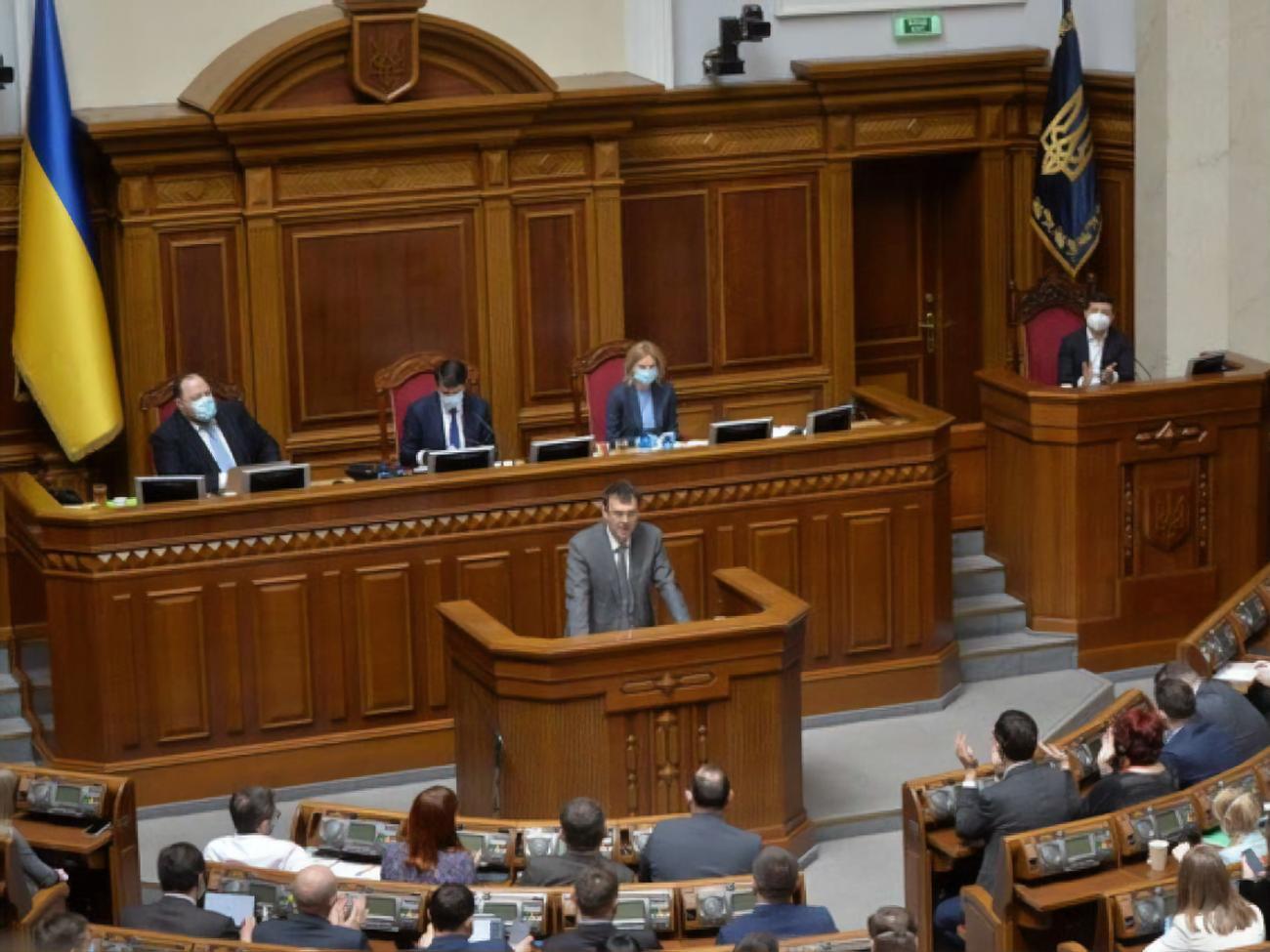 За чинним законом "Про Кабмін" Рада не може ініціювати відставку окремих міністрів