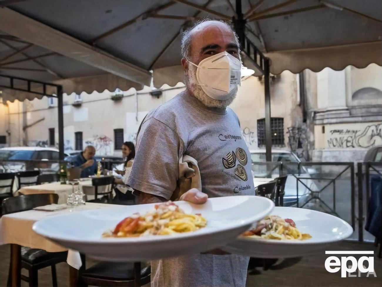 У країнах Європи пандемія сповільнюється