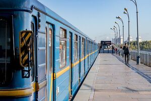 Денний пасажиропотік Київського метрополітену становить приблизно 1,4 млн