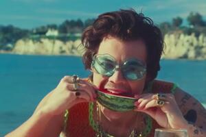 Стайлз: Це відео присвячене дотикам