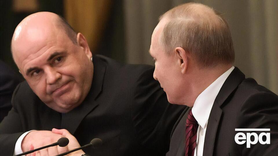 Путин (справа) вернул Мишустину полномочия премьера