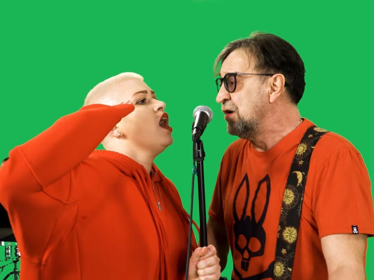 ДДТ:&nbsp;Что же, дядя, ты такой злой? Исподлобья на на нас всех глядя, воешь, как волк под луной