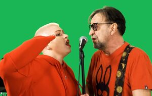 ДДТ: "Что же, дядя, ты такой злой? Исподлобья на на нас всех глядя, воешь, как волк под луной"