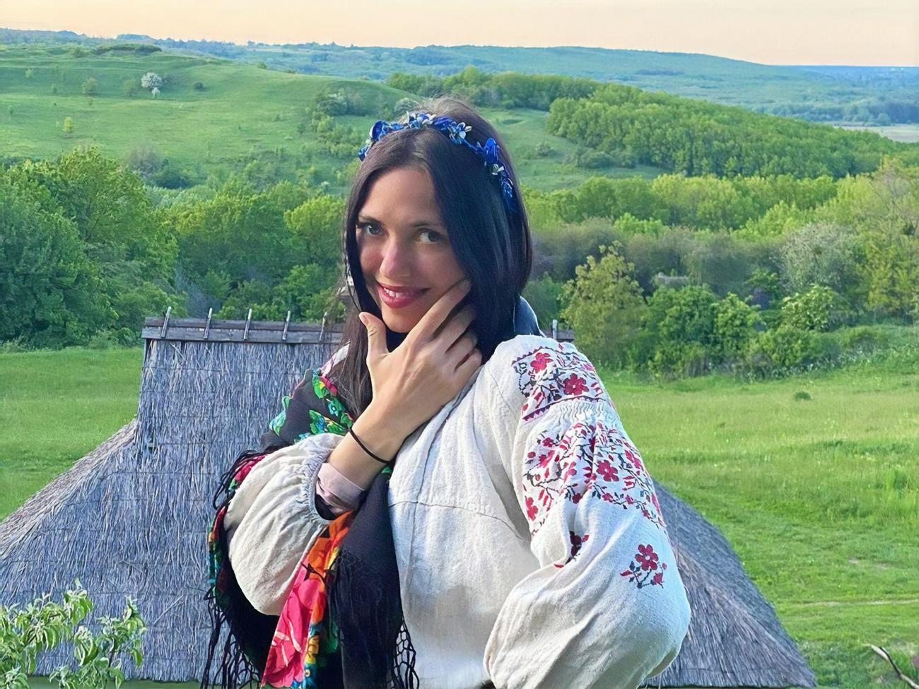 Віка з "НеАнгелів": Які слова спадають вам на думку, коли ви промовляєте слово "Україна"?