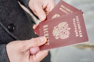 Видавання російських паспортів іноземцям зростає щороку