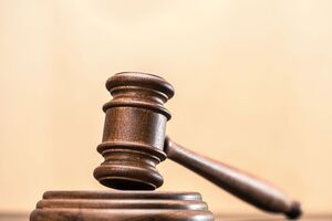 Суд усунув слідчого і прокурора від справи про постачання бронежилетів