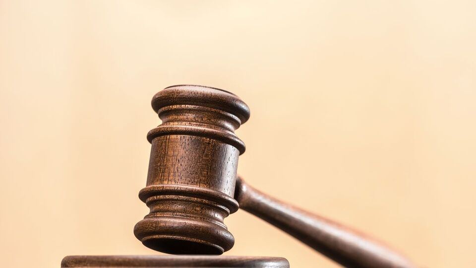 Суд отстранил следователя и прокурора от дела о поставках бронежилетов