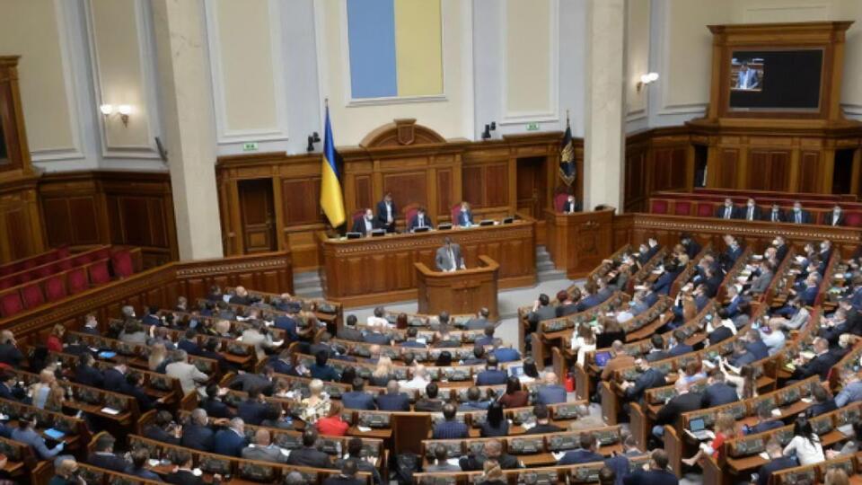 Рада, згідно із запропонованим законопроєктом, зможе звільняти не більше ніж третину Кабміну за сесію