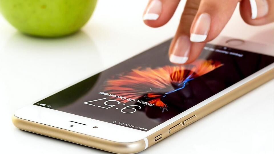 Apple в сентябре представит несколько версий гаджета – две модели iPhone 12 и две Pro