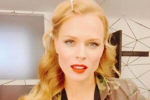 Фреймут: Навіть дощ не спинив Євдокію нарвати мені букетик