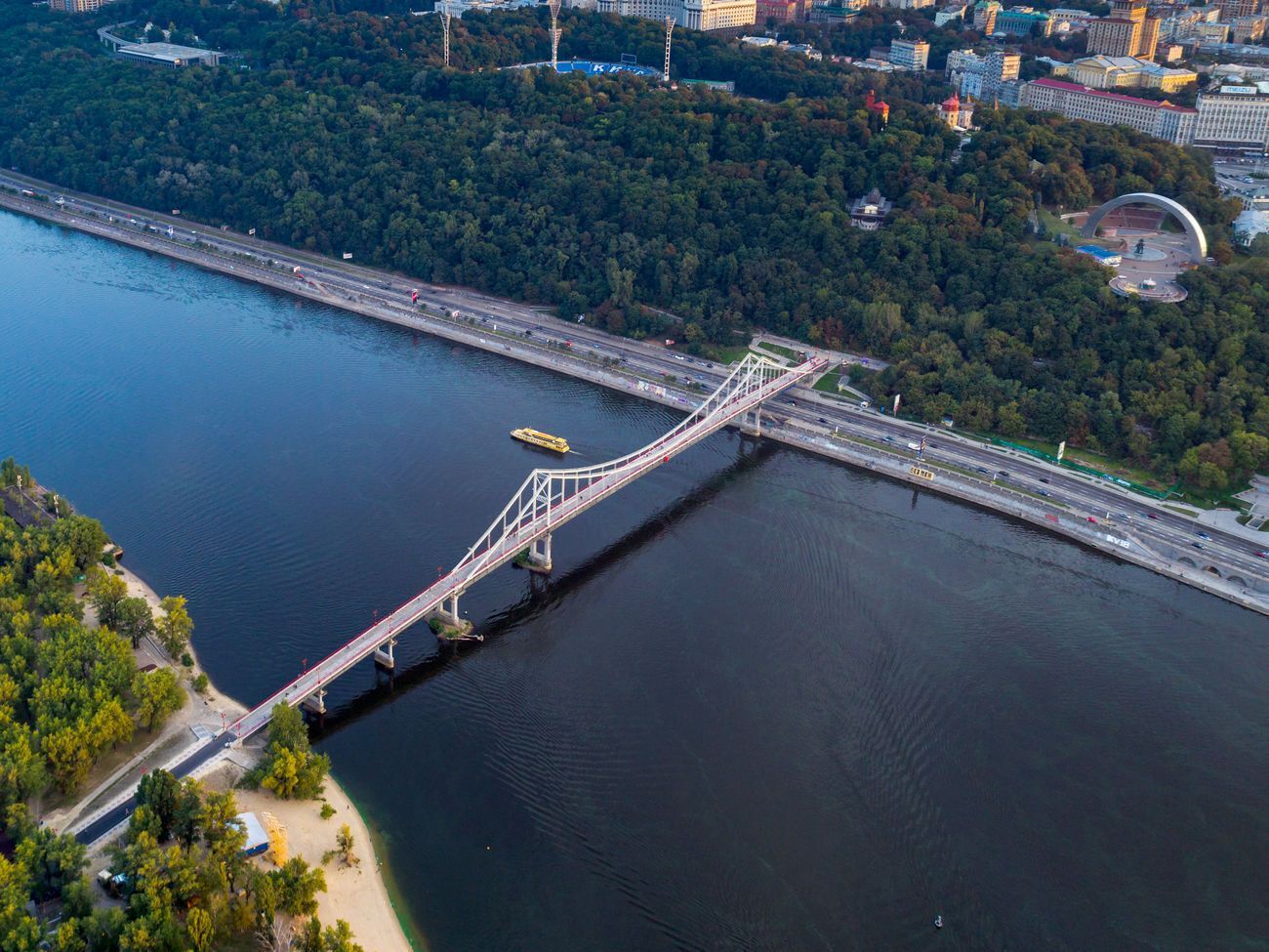 С 1 июня будут разрешены межобластные пассажирские перевозки, заявил Криклий