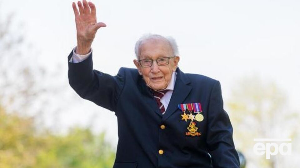 К своему 100-летию Мур запустил флешмоб для сбора средств врачам