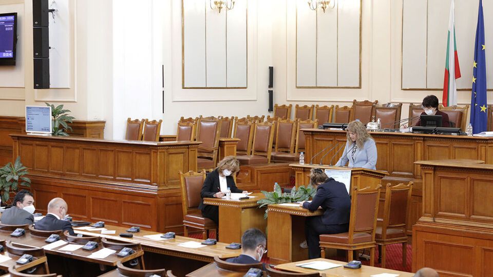 Парламент Болгарії просить уряд вплинути на Україну