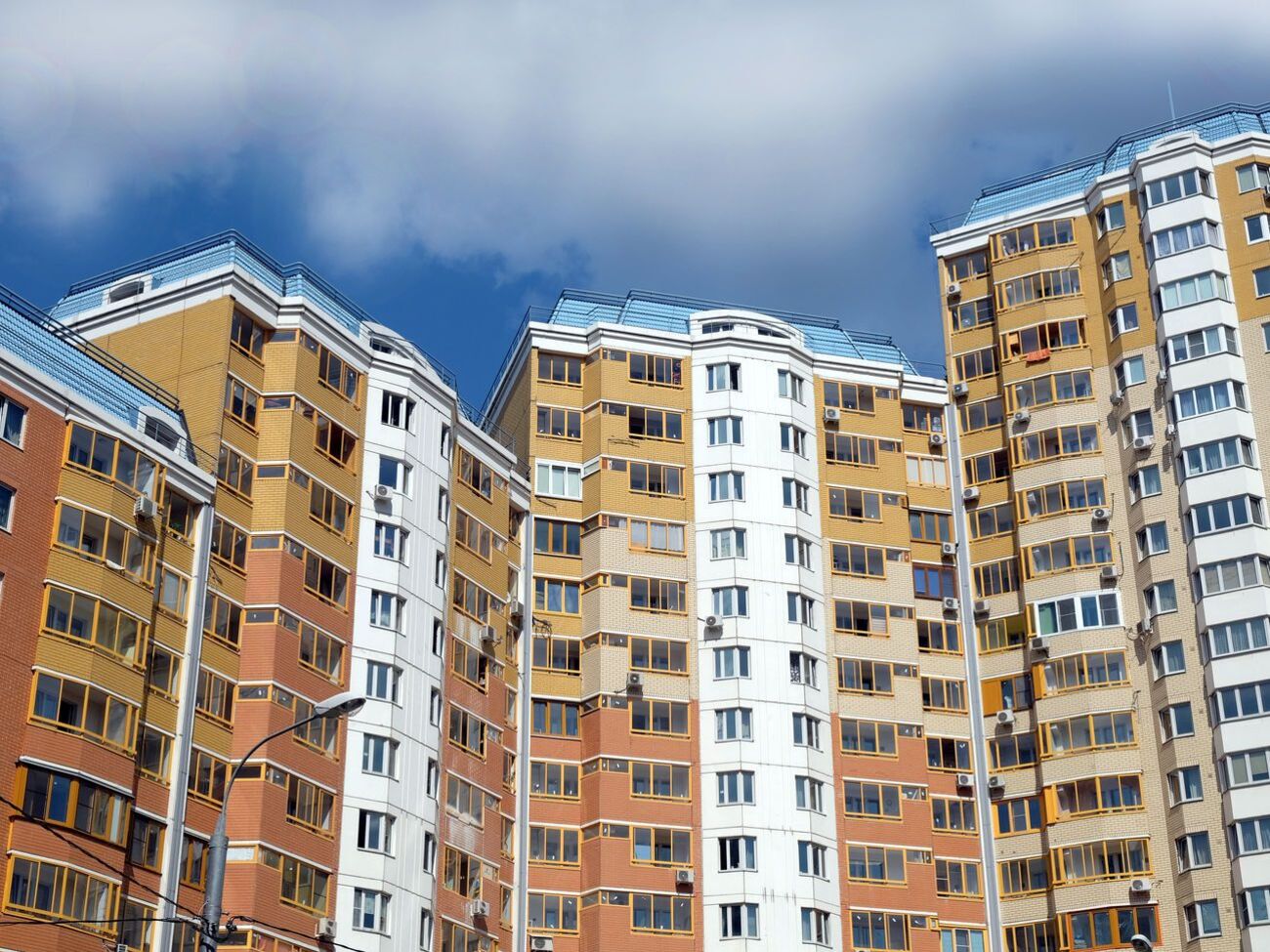 Законопроект предлагает усовершенствовать нормы и положения действующего законодательства в сфере предоставления жилищно-коммунальных услуг