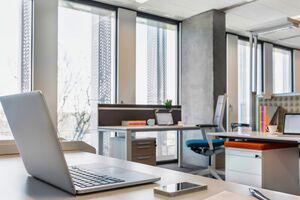 Работники офисов должны соблюдать дистанцию в 1,5 м