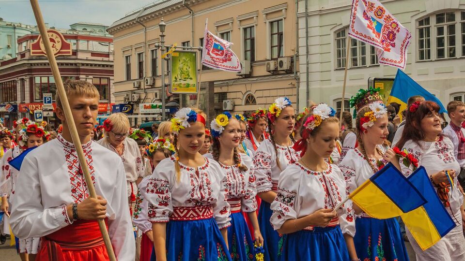 День вышиванки ежегодно отмечается в третий четверг мая