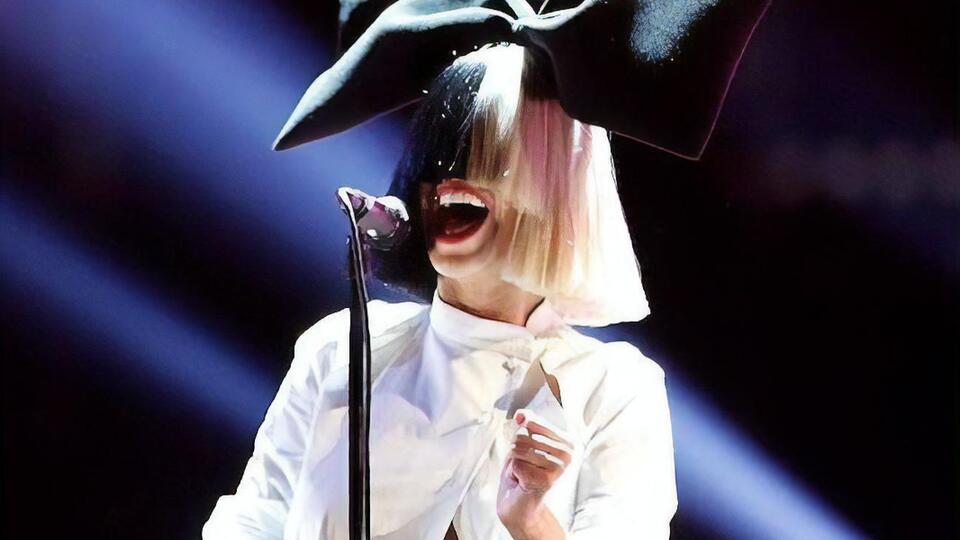 Sia о приемных детях: Они были уже очень взрослыми для усыновления, поэтому и у них почти не было шансов попасть в приемную семью