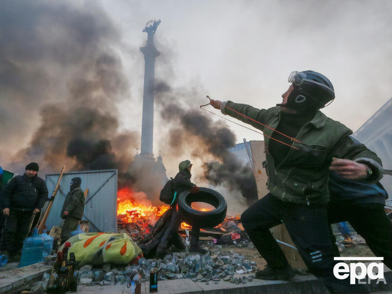 Протесты, которые получили название Евромайдан, а позже – Революция достоинства, начались 21 ноября 2013 года