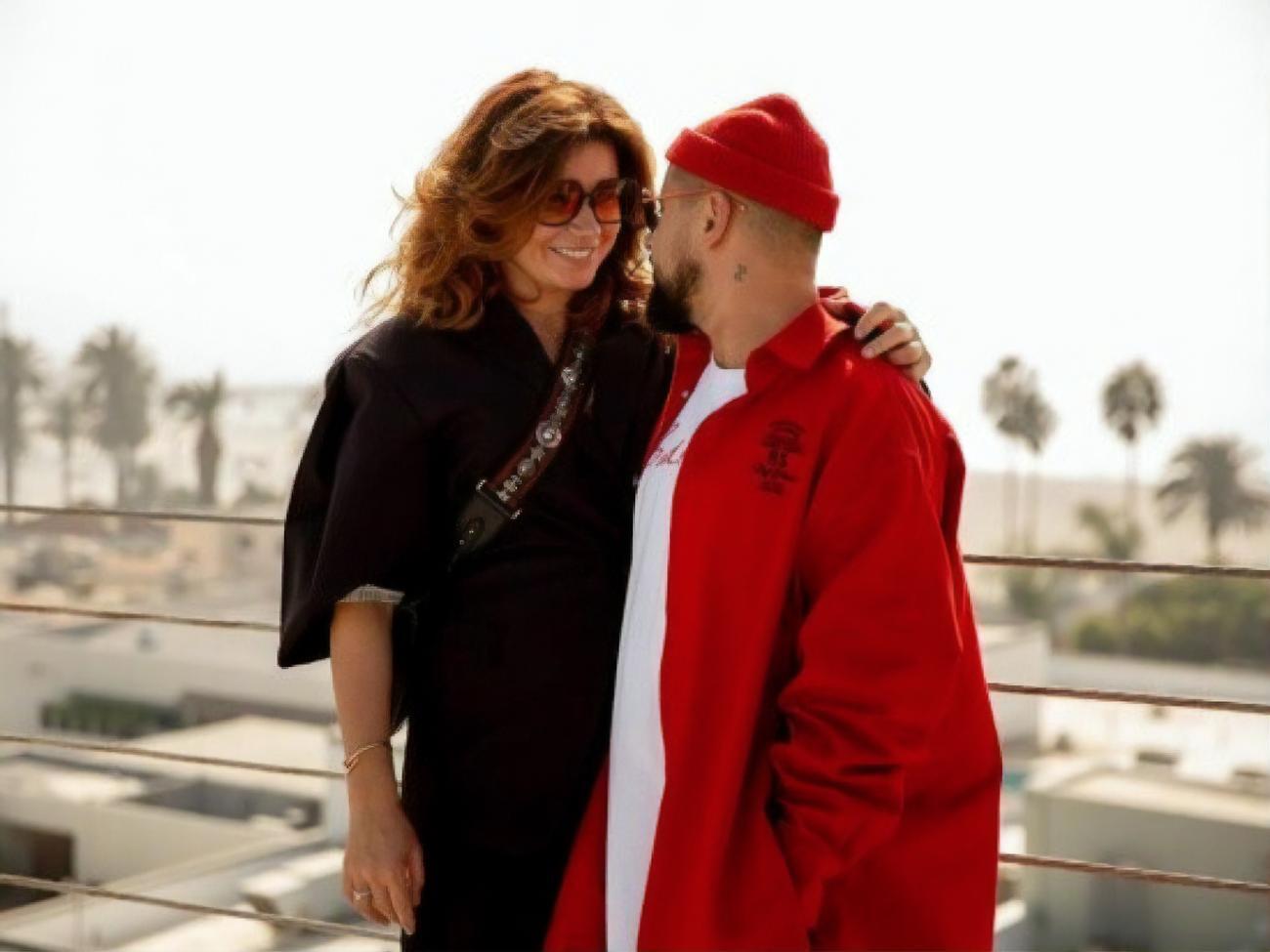 Monatik показал, как гулял с женой