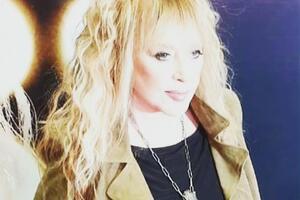 Пугачева перед своим домом позировала для ролика