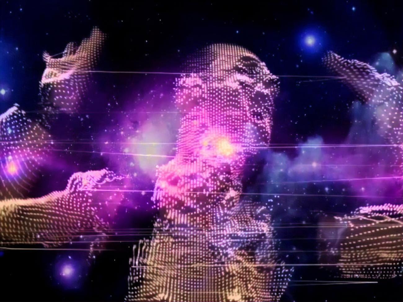 Сюжет как таковой в клипе отсутствует