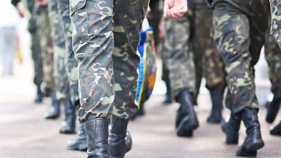 На изоляции (в том числе самоизоляции) находится 243 военнослужащих