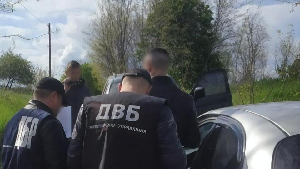 Начальника райвідділу поліції, який вимагав у підприємця гроші, затримали 21 травня на березі ставка, де згодом сталося вбивство