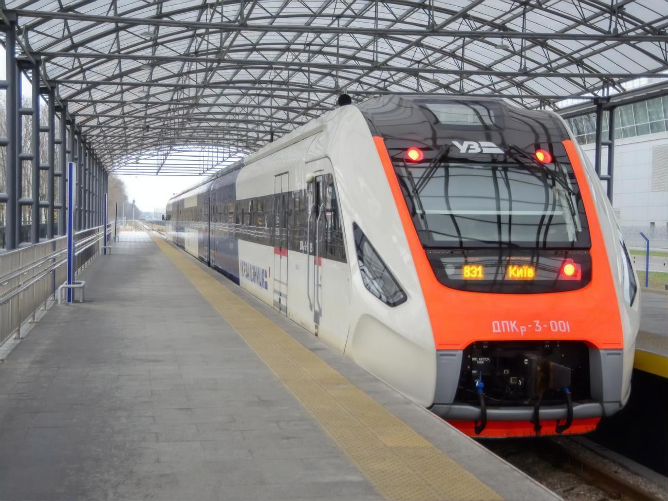 Руководство "Укрзалізниці" помогает правоохранителям в расследовании, сообщили в НАБУ