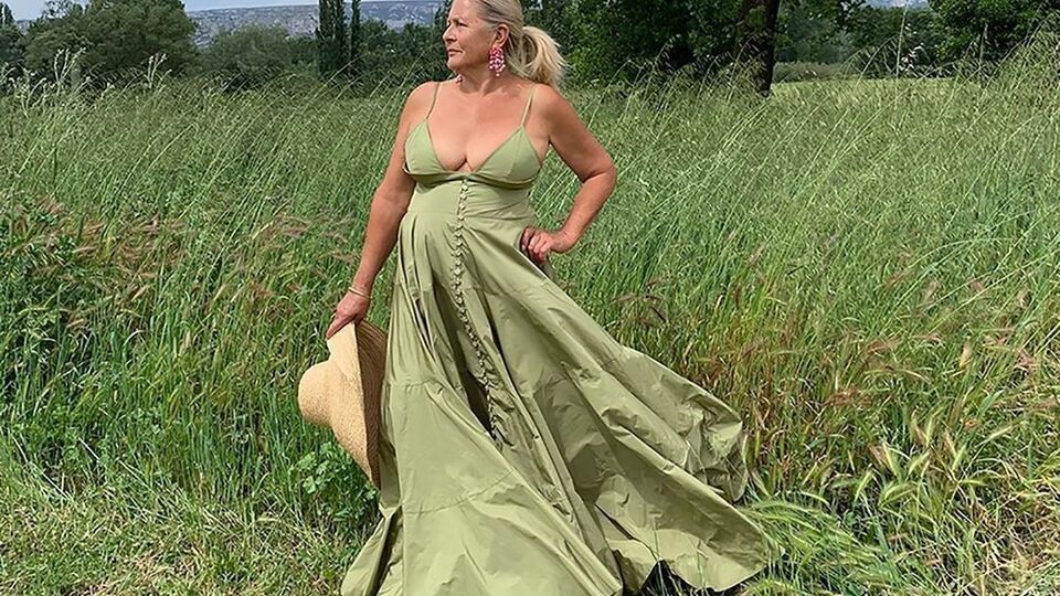 Бабушка Жакмюса надела одежду из его новой коллекции