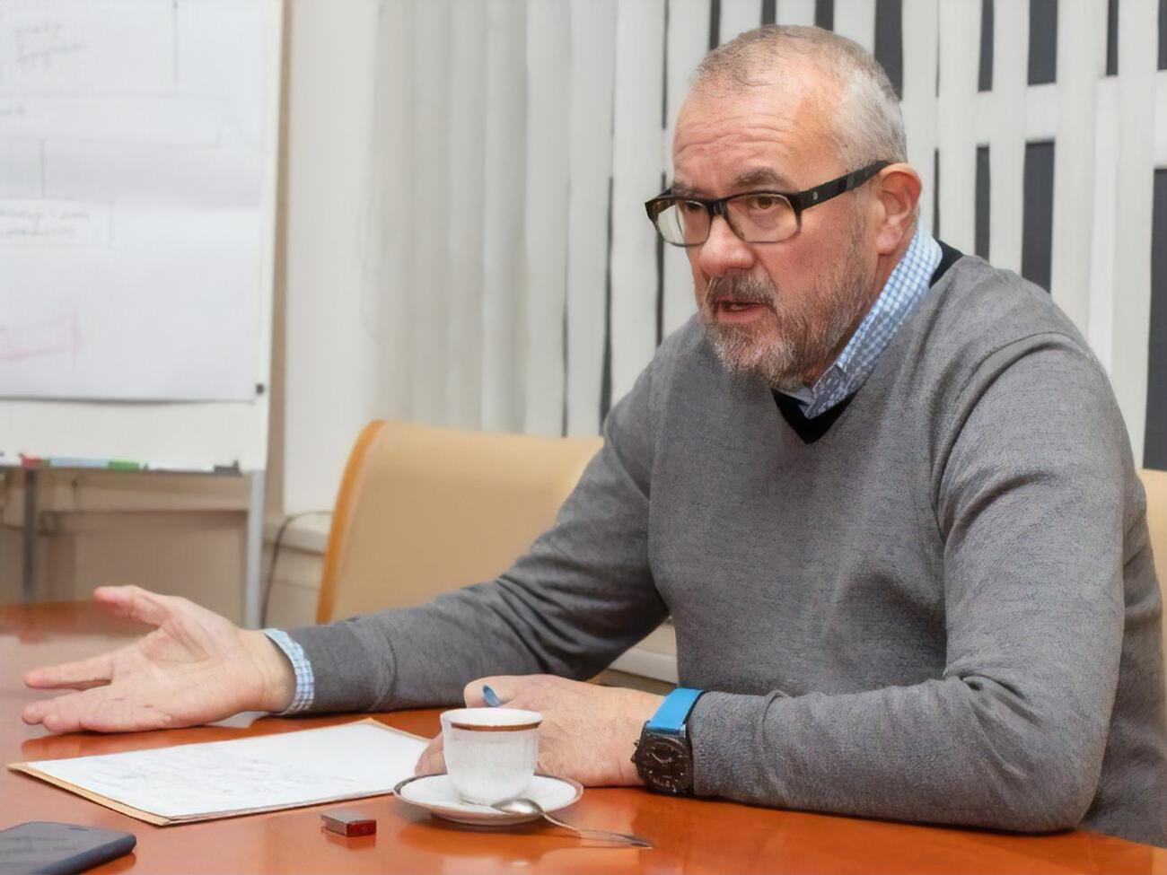 Нардепа зобов'язали здати закордонний паспорт