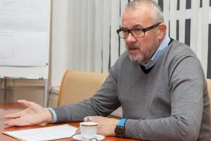 Нардепа зобов'язали здати закордонний паспорт