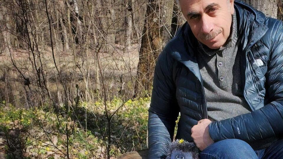 Комаровский родился в 1960 году в Харькове