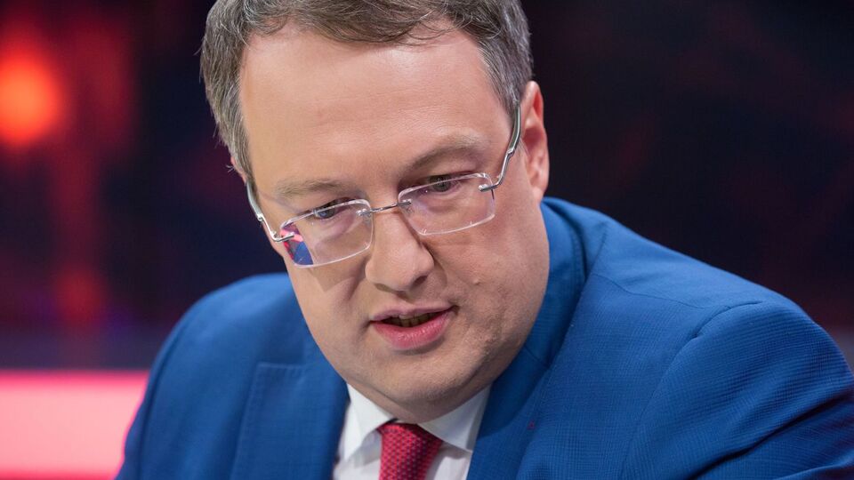 По мнению Геращенко, интервью также было важным, поскольку напомнило "многим гражданам Украины, которые за шесть лет уже почти забыли, что такое война"