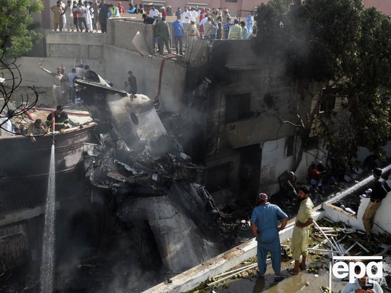 Самолет немного не дотянул до посадочной полосы в Карачи