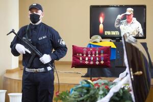 В Луганской области попрощались с командиром батальона "Луганск-1". Фоторепортаж