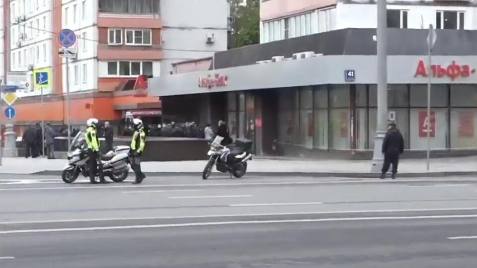Росгвардия разблокировала отделение банка
