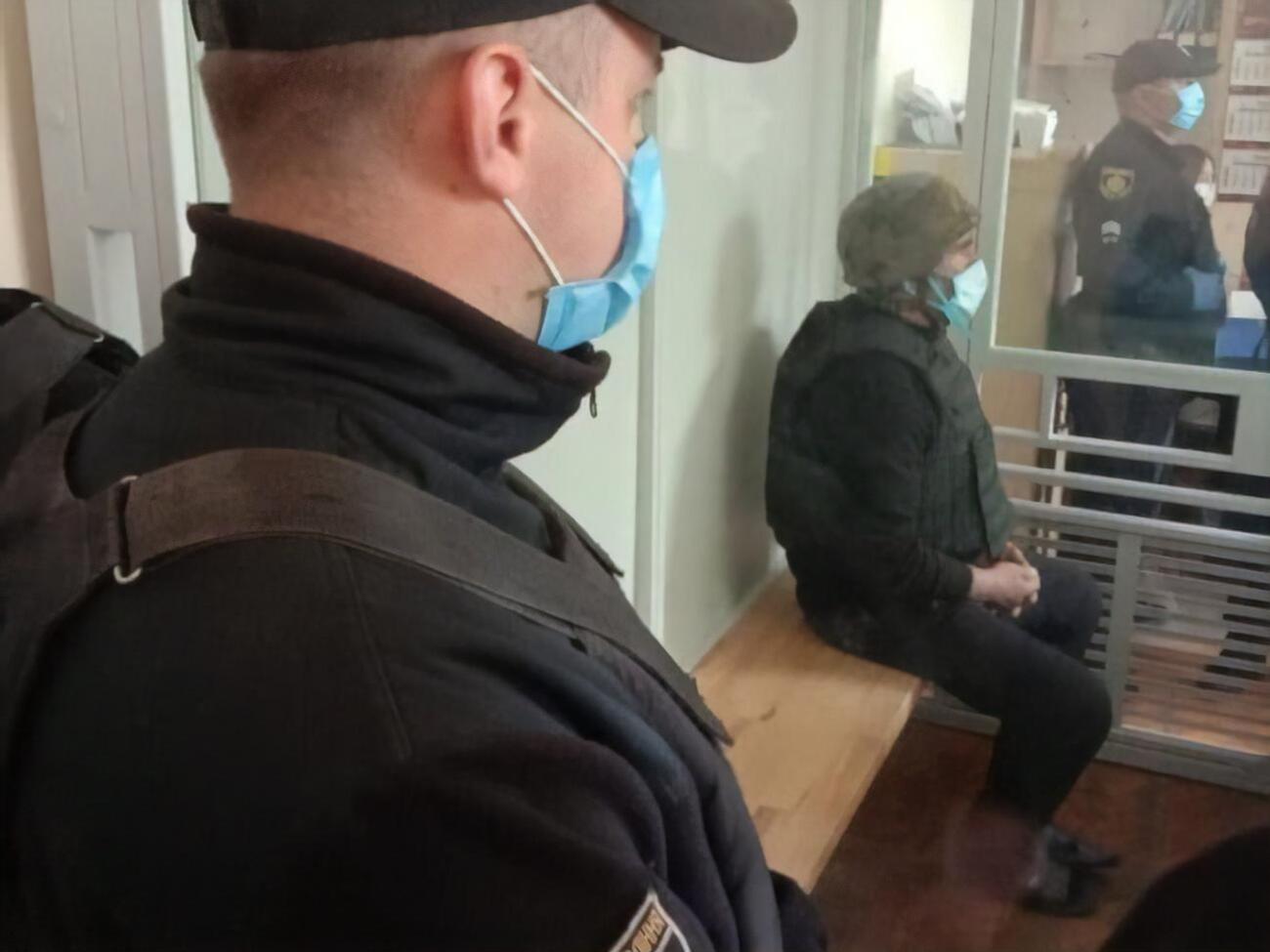 На підозрюваному – шолом, бронежилет