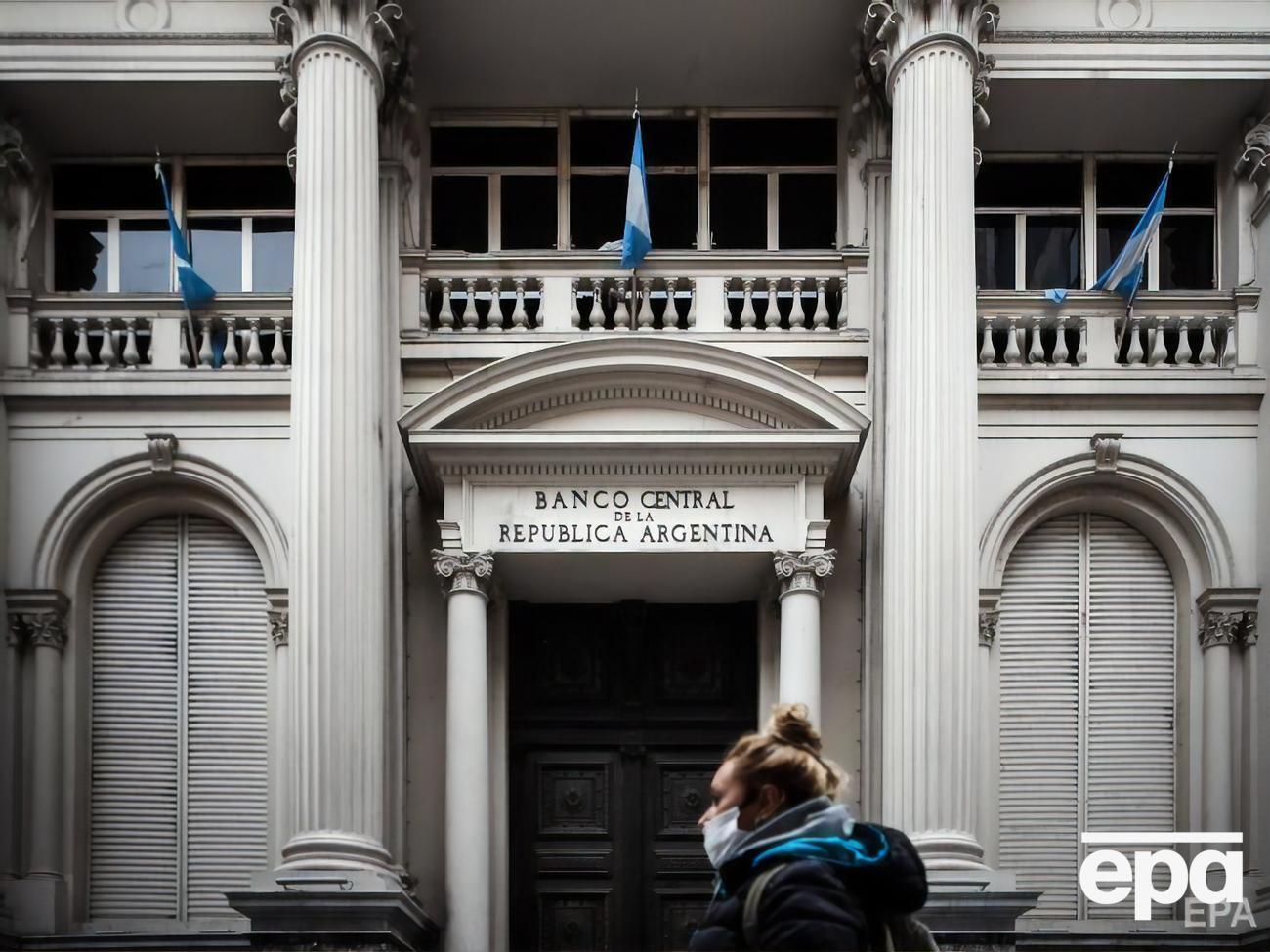 Аргентина отказалась платить кредиторам до реструктуризации долга