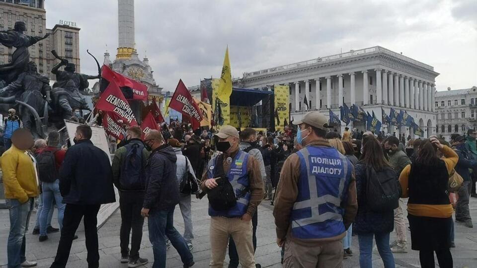 Сегодня активисты "отмечали" первую годовщину президентства Зеленского