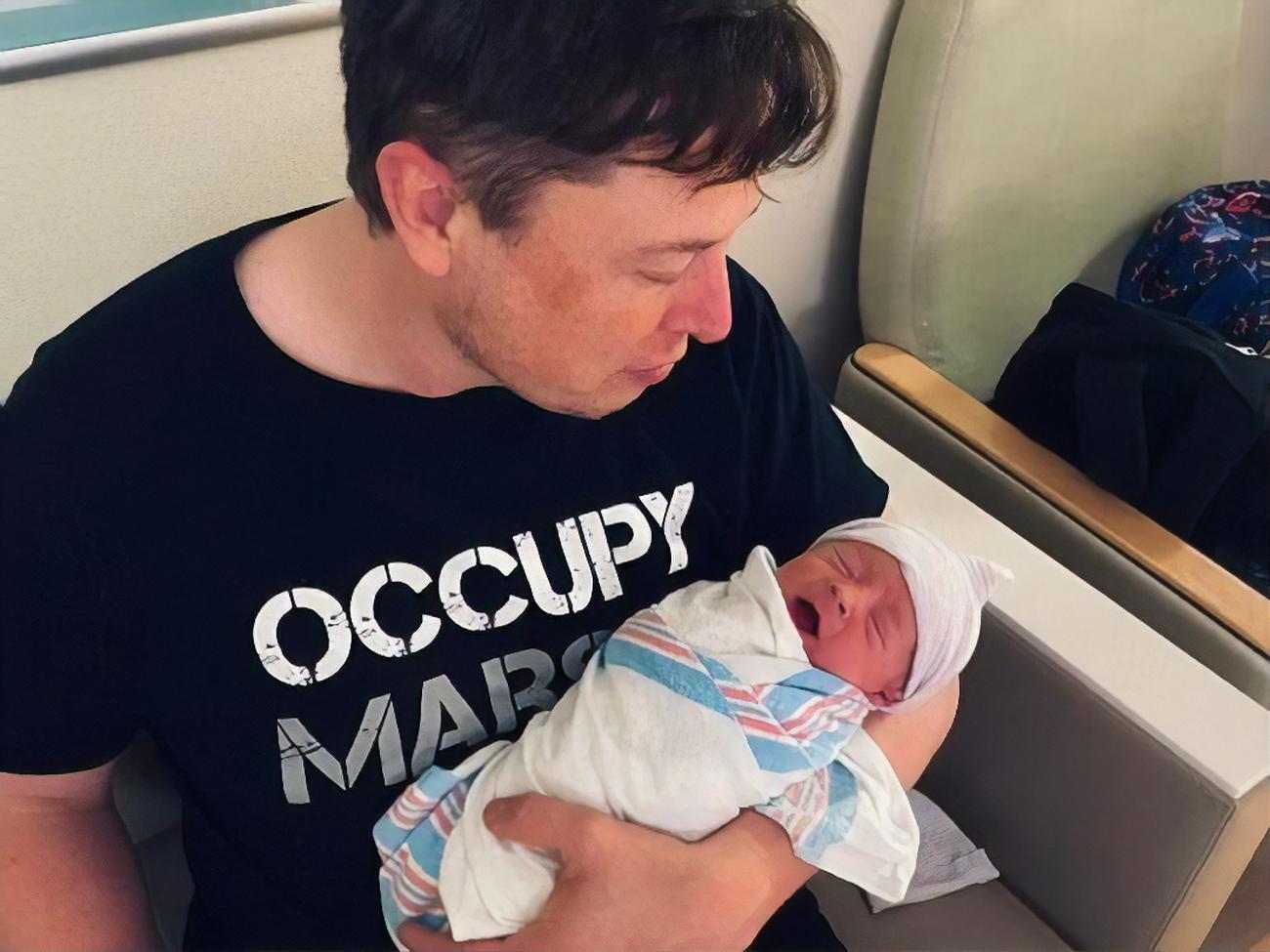 X&AElig;A-12, він же Х &AElig; A-Xii народився 5 травня 2020 року