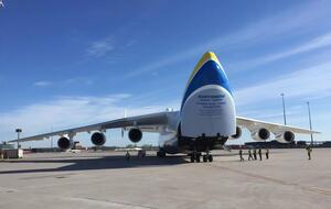 "Мрія" уже второй раз доставила в Канаду товары для борьбы с коронавирусом